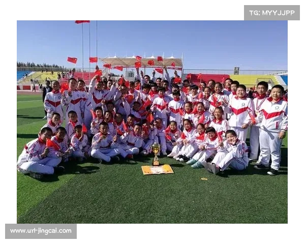 内蒙古男曲夺冠后走进校园，队长孟迪浩分享拼搏历程